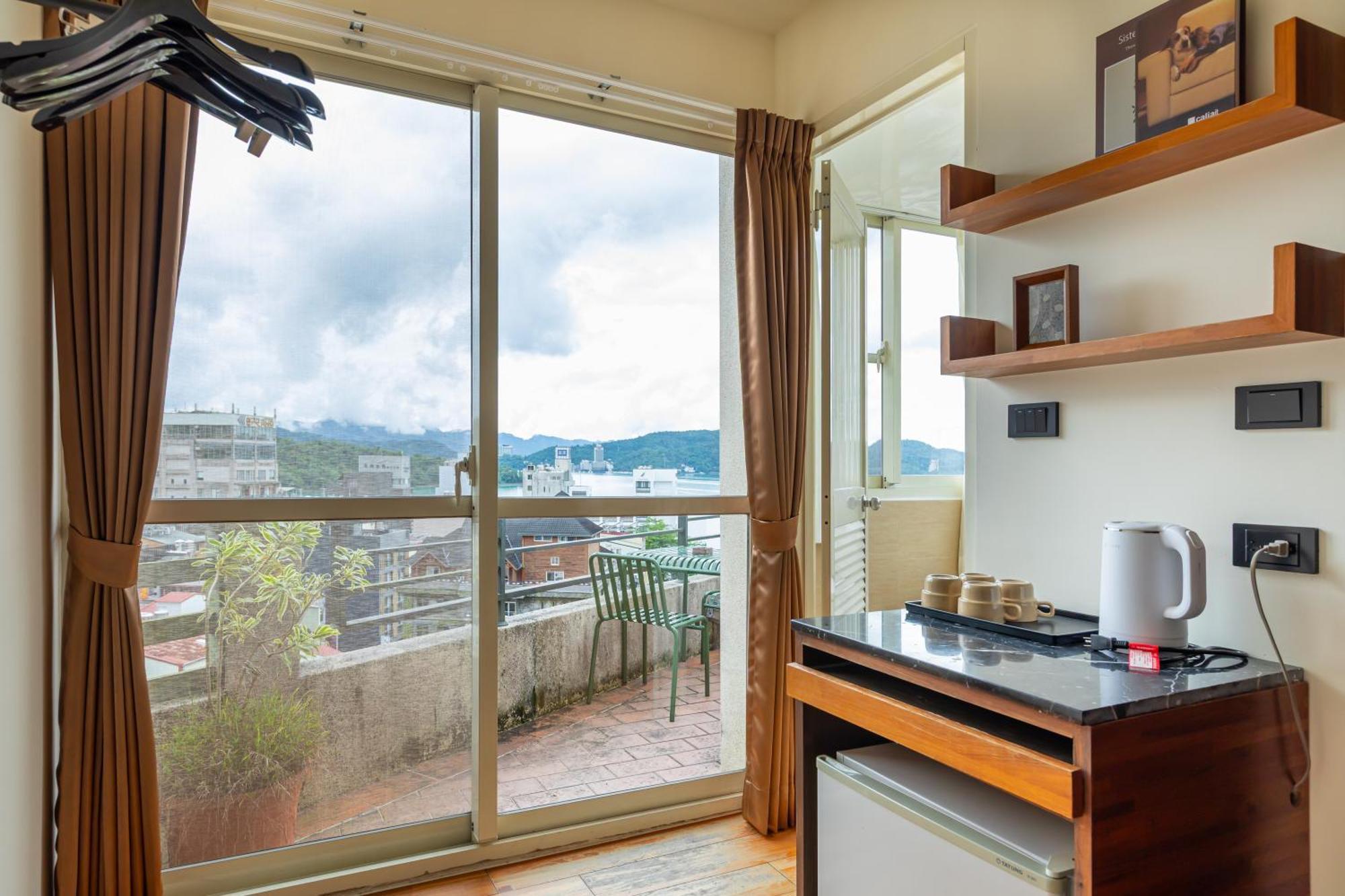 Sun Moon Lake Itathao Vacation Inn With Elevator Yuchi Exterior photo