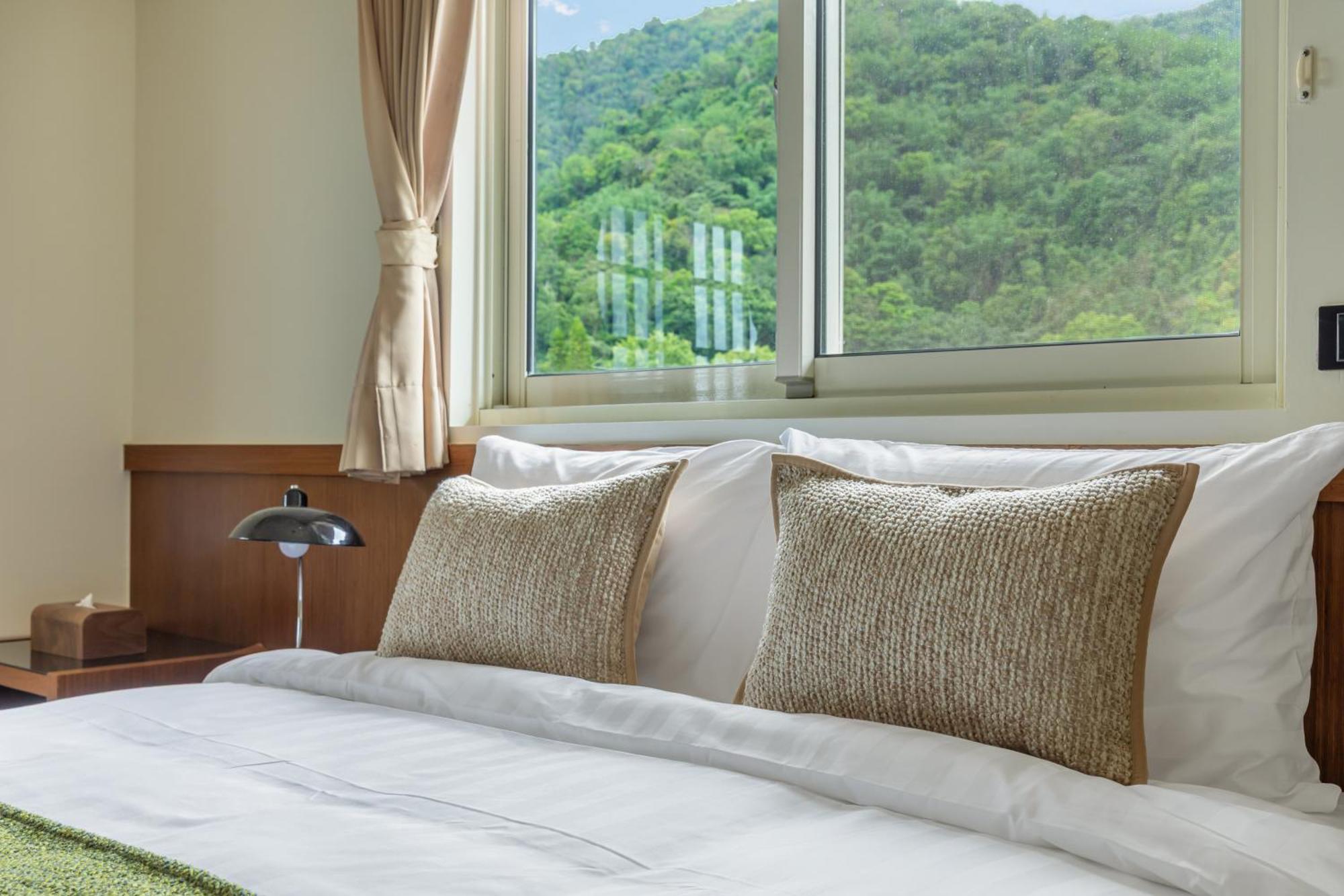 Sun Moon Lake Itathao Vacation Inn With Elevator Yuchi Exterior photo