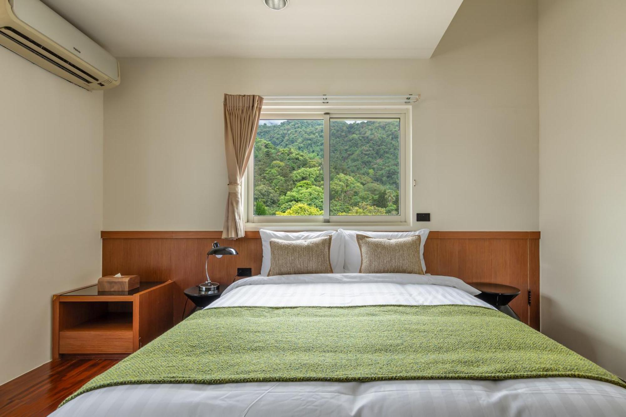 Sun Moon Lake Itathao Vacation Inn With Elevator Yuchi Exterior photo